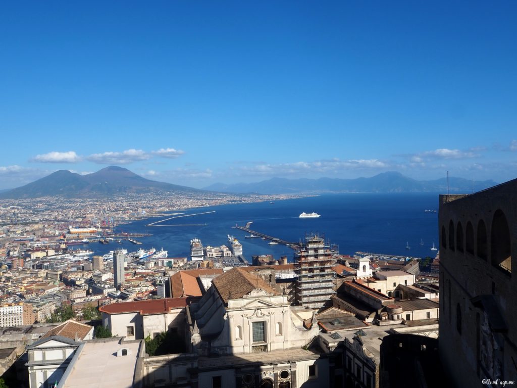 Vue baie de Naples Italie