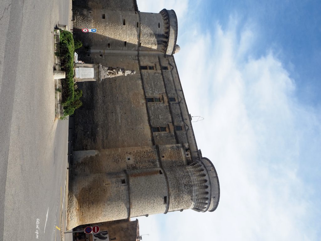 Visiter Gordes Lubéron